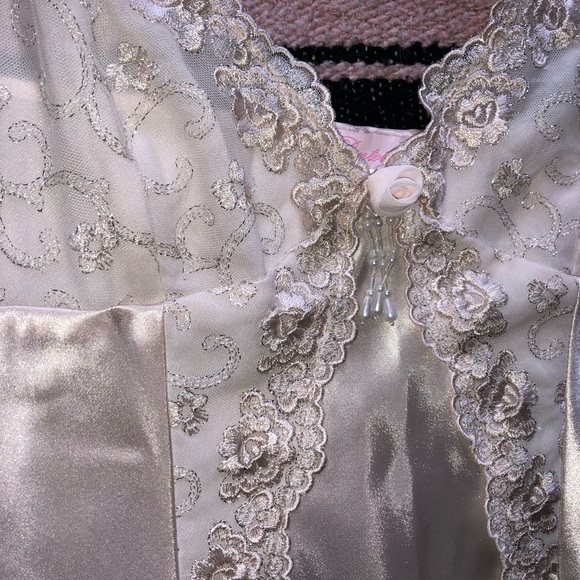 Vintage LONG Ivory Nightgown - Picture 3 of 15